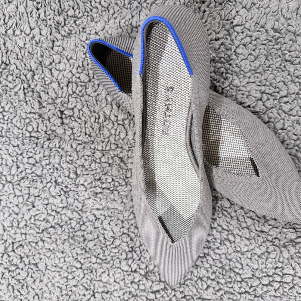 Rothy’s Point in Pebble Grey